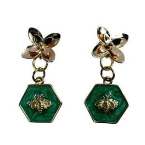 NWT Gold & Green Honeycomb Bee Dangle Earrings With Floral Top Statement Jewelry